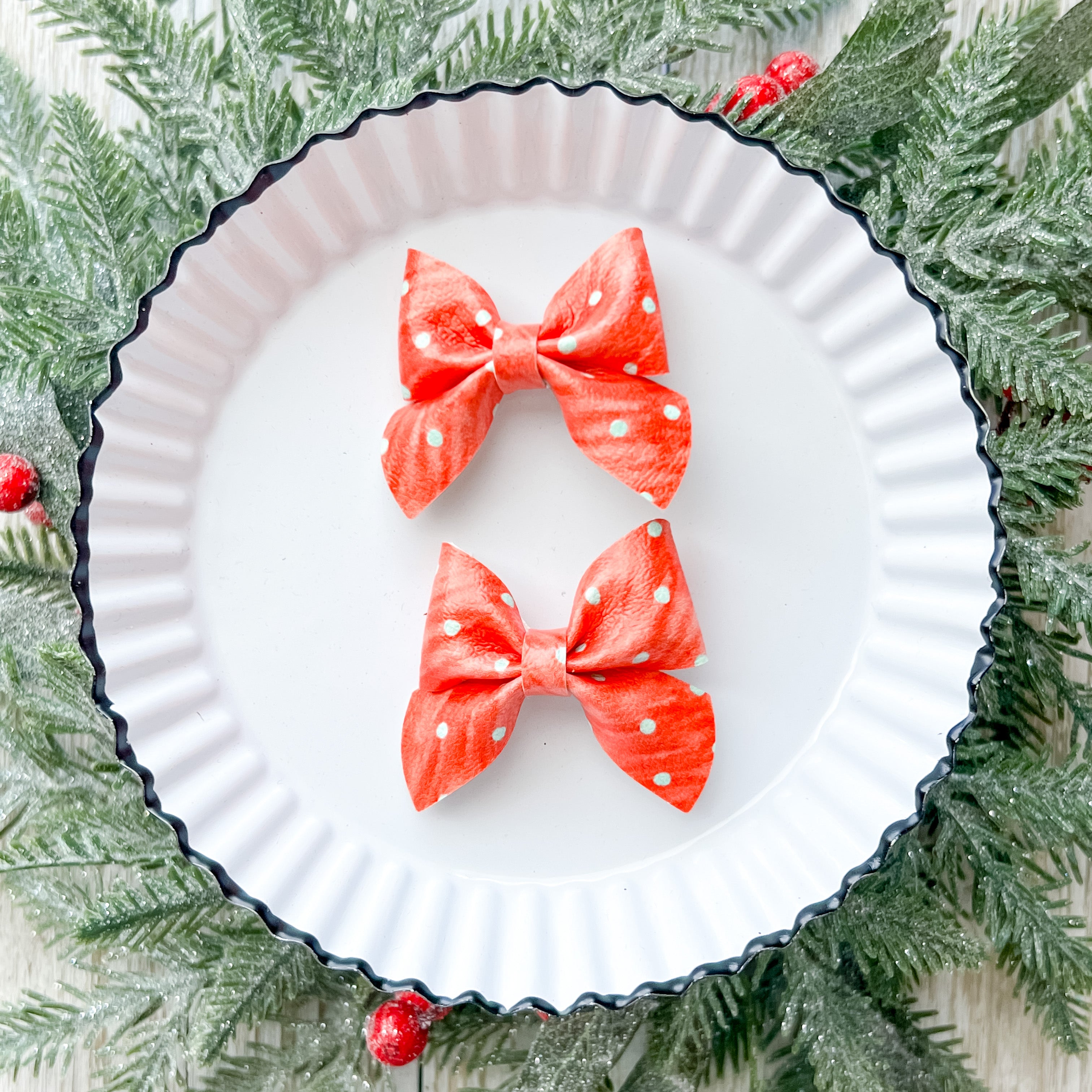 Christmas Dots Itty Bitty Piggies